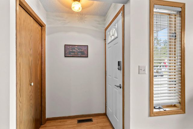 420 Village Court, Cambridge, MN 55008