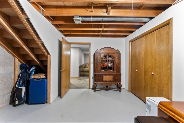 420 Village Court, Cambridge, MN 55008