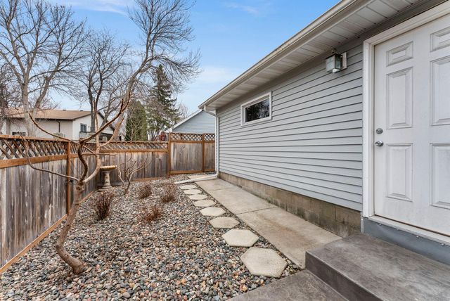 420 Village Court, Cambridge, MN 55008