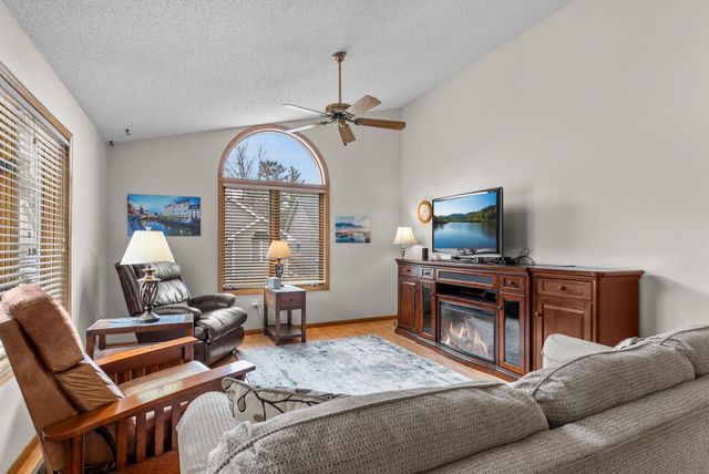 420 Village Court, Cambridge, MN 55008