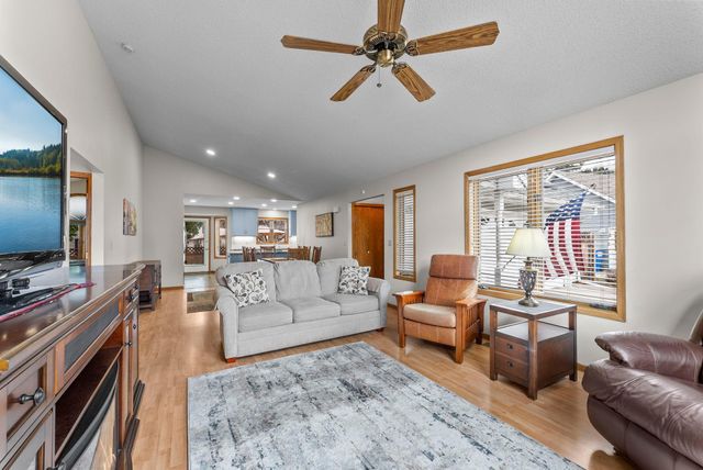 420 Village Court, Cambridge, MN 55008