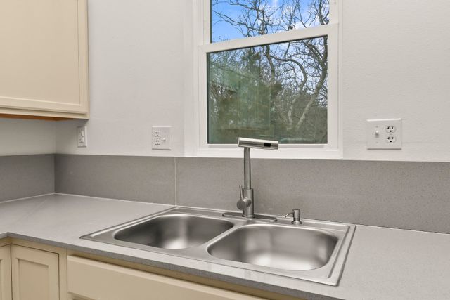 520 Chisholm Trail, Forsyth, MO 65653