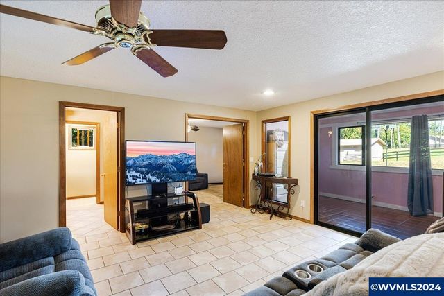 22396 S Parrot Creek Rd, Oregon City, OR 97045
