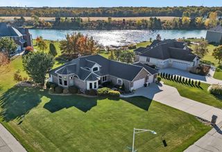 202 Barefoot Court, Minooka, IL 60447