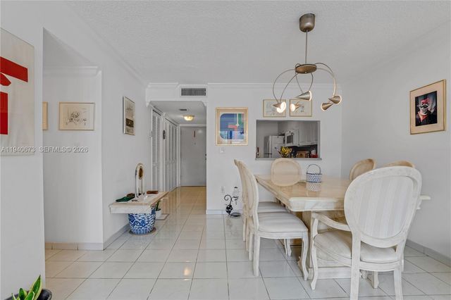7801 Abbott Ave 302, Miami Beach, FL 33141