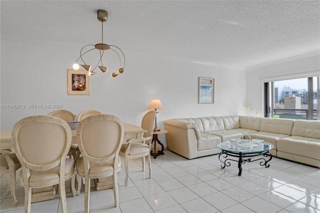 7801 Abbott Ave 302, Miami Beach, FL 33141