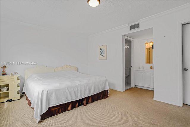 7801 Abbott Ave 302, Miami Beach, FL 33141