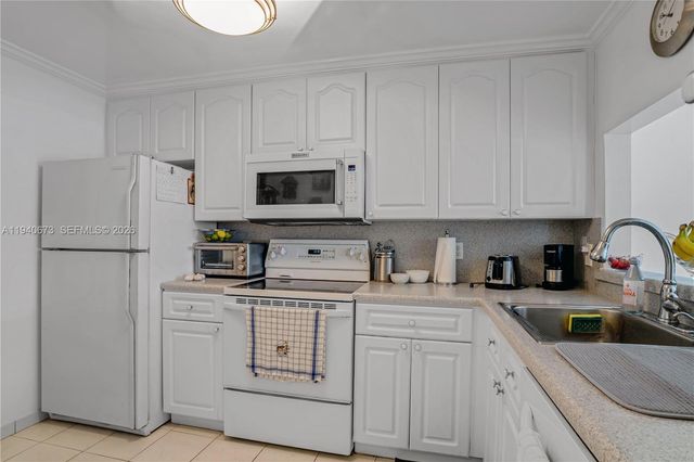 7801 Abbott Ave 302, Miami Beach, FL 33141