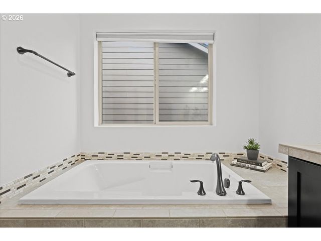 12805 Ne 102ND St, Vancouver, WA 98682