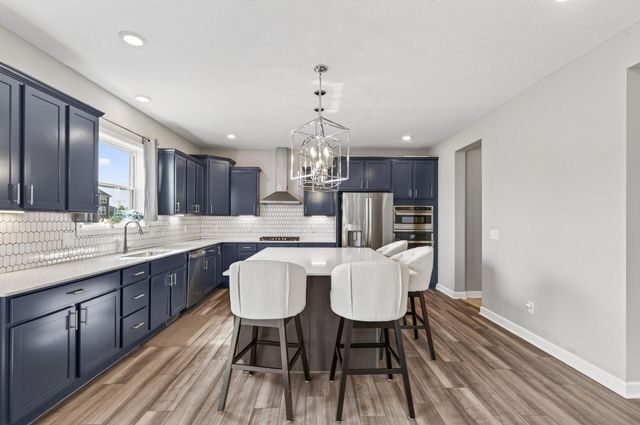 8384 Yearling Trail, Woodbury, MN 55129