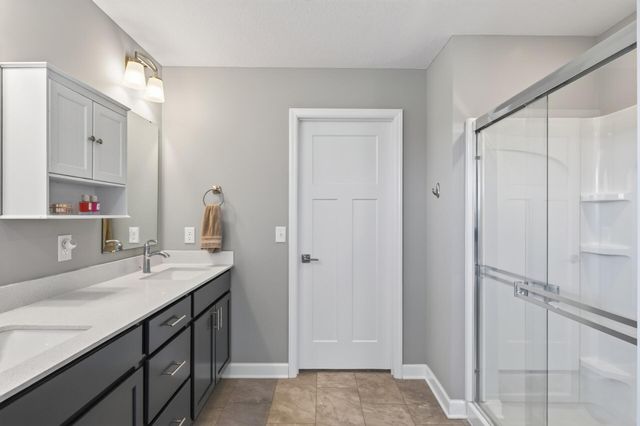 8384 Yearling Trail, Woodbury, MN 55129