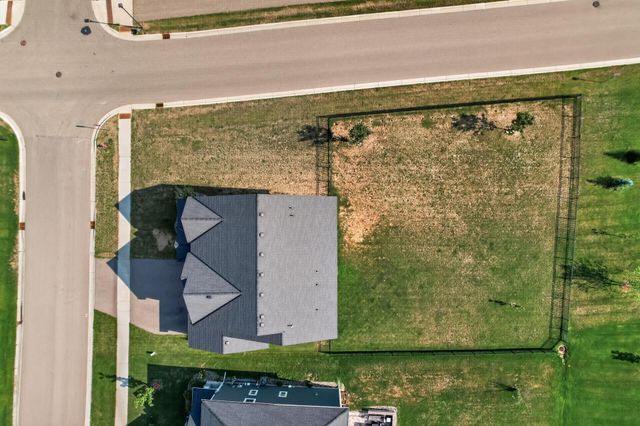 8384 Yearling Trail, Woodbury, MN 55129