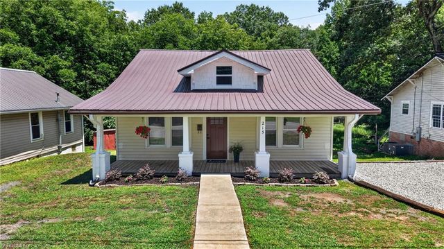215 Uwharrie Street, Asheboro, NC 27203