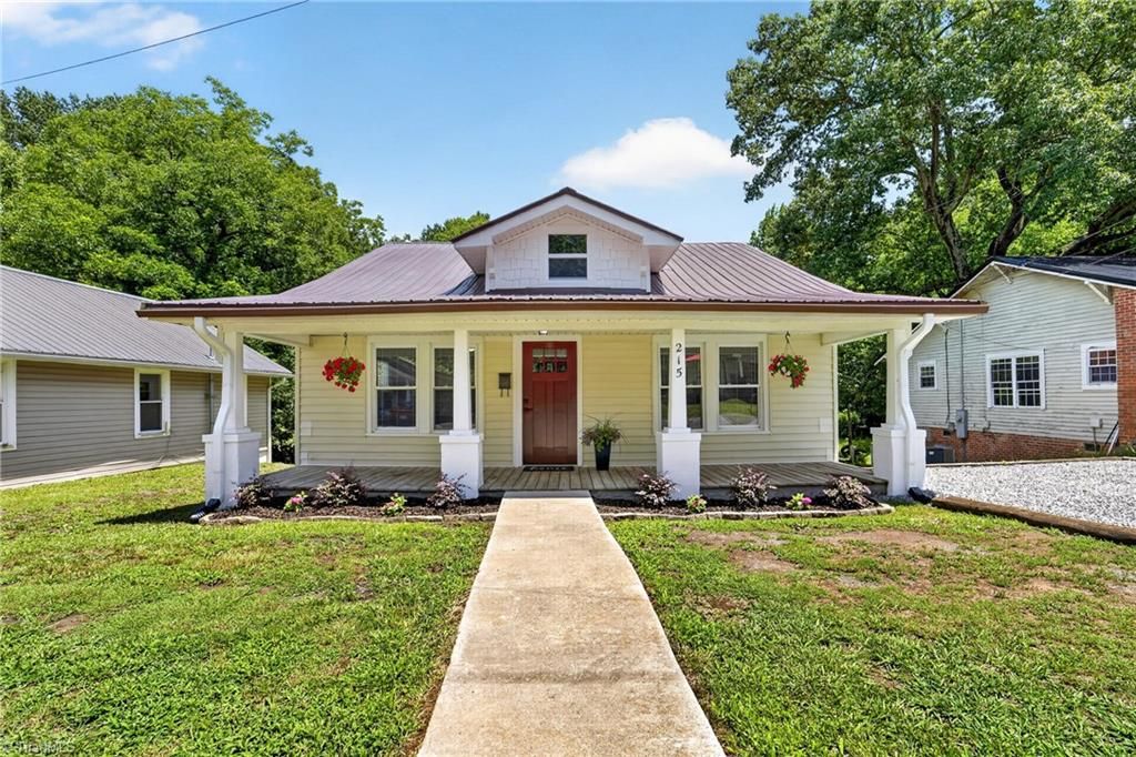 215 Uwharrie Street, Asheboro, NC 27203