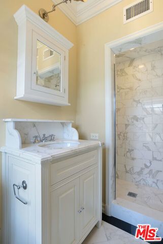 151 S RODEO Drive, Beverly Hills, CA 90212