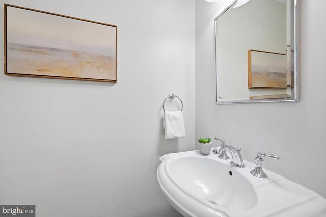 3155 UPLAND TER NW, Washington, DC 20015