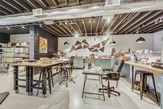 3316 N Halsted Street, Chicago, IL 60657