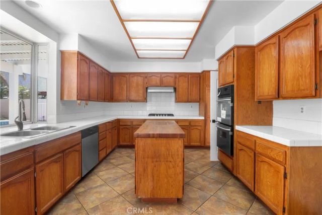 11189 SUMMERSIDE Lane, Rancho Cucamonga, CA 91737