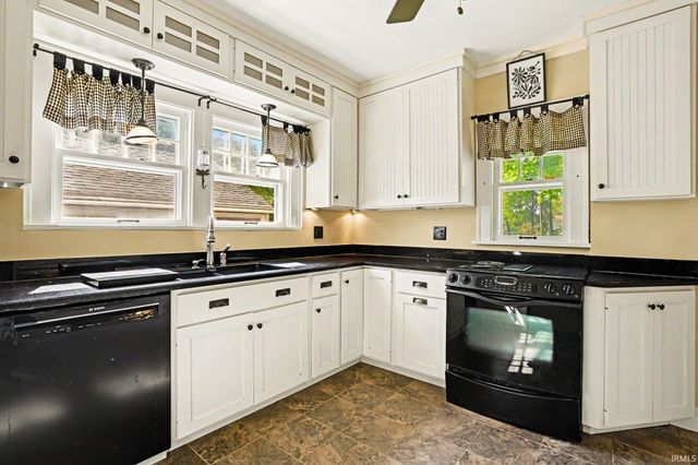 51618 Myrtle Avenue, South Bend, IN 46637