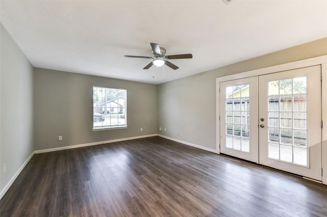 10015 Valley Lake Drive, Houston, TX 77078