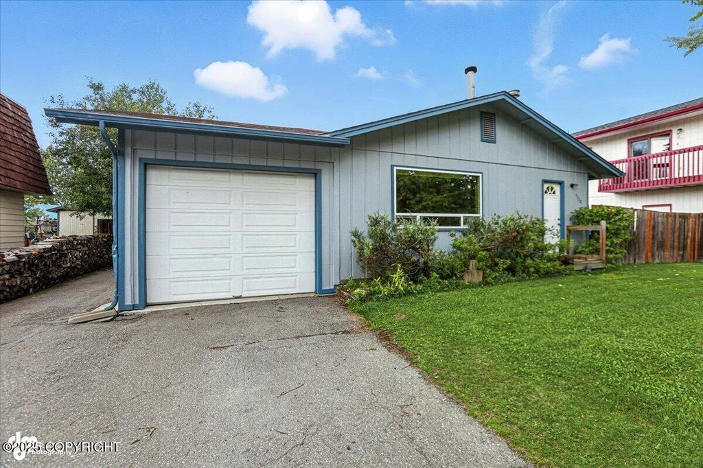 4628 Grumman Street, Anchorage, AK 99507