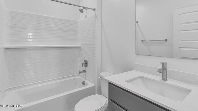 12280 N Sandhurst Drive, Marana, AZ 85653