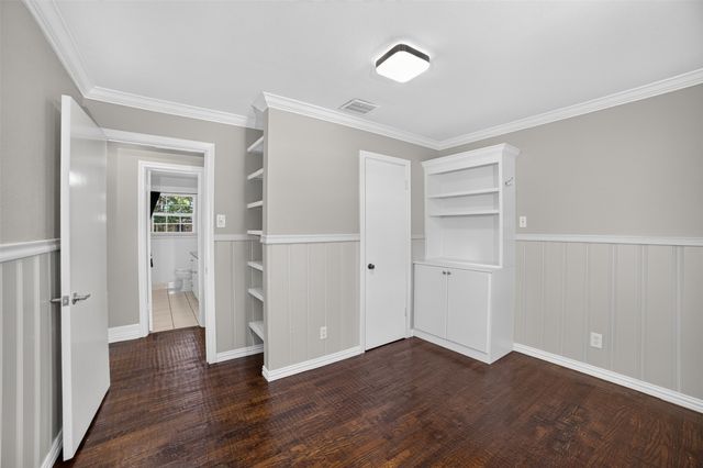 1912 Oldgate Lane, Garland, TX 75042
