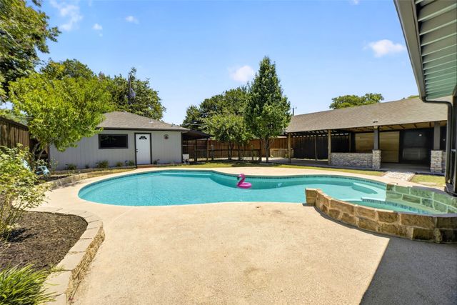 1912 Oldgate Lane, Garland, TX 75042