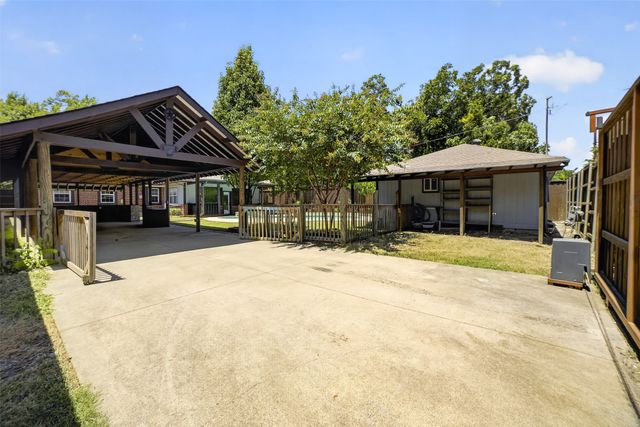 1912 Oldgate Lane, Garland, TX 75042