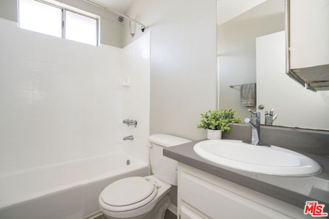 117 S Avenue 64, Los Angeles, CA 90042