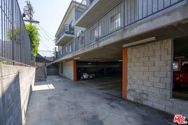 117 S Avenue 64, Los Angeles, CA 90042