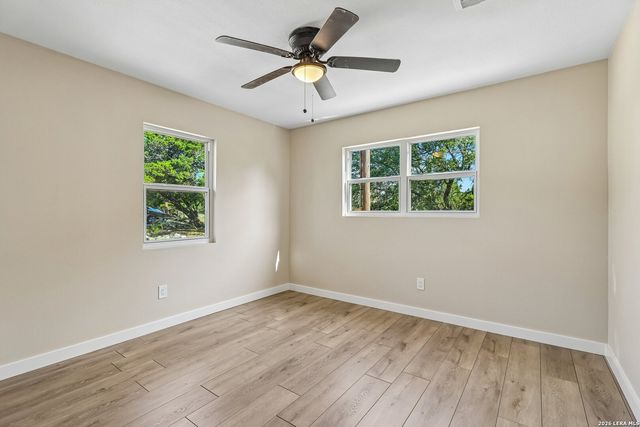 235 MOUNTAIN CREEK RD, Pipe Creek, TX 78063
