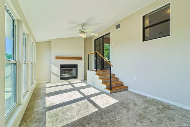 235 MOUNTAIN CREEK RD, Pipe Creek, TX 78063
