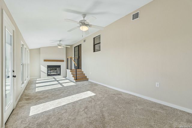 235 MOUNTAIN CREEK RD, Pipe Creek, TX 78063