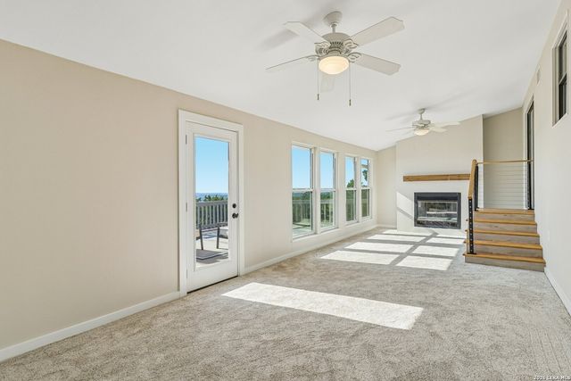 235 MOUNTAIN CREEK RD, Pipe Creek, TX 78063
