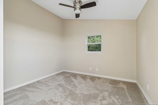 235 MOUNTAIN CREEK RD, Pipe Creek, TX 78063