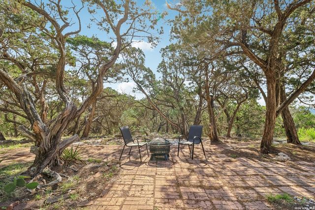235 MOUNTAIN CREEK RD, Pipe Creek, TX 78063