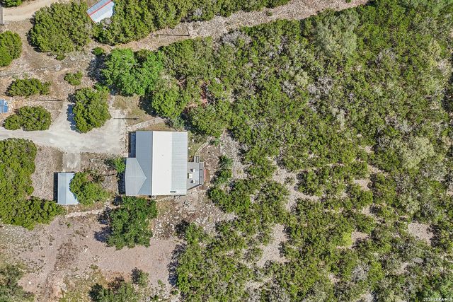 235 MOUNTAIN CREEK RD, Pipe Creek, TX 78063