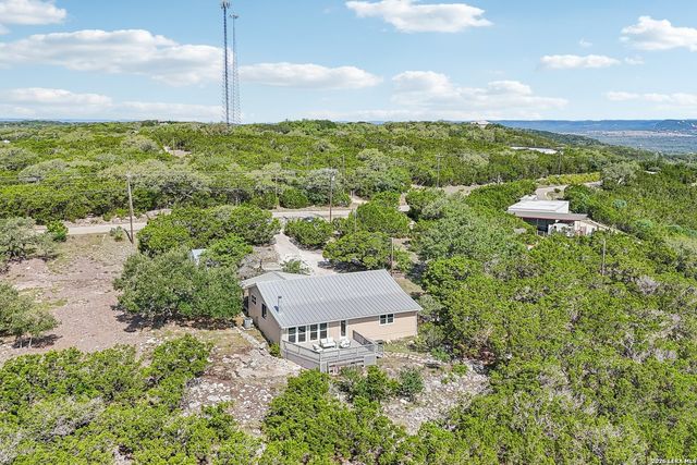 235 MOUNTAIN CREEK RD, Pipe Creek, TX 78063