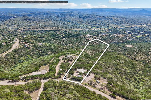 235 MOUNTAIN CREEK RD, Pipe Creek, TX 78063