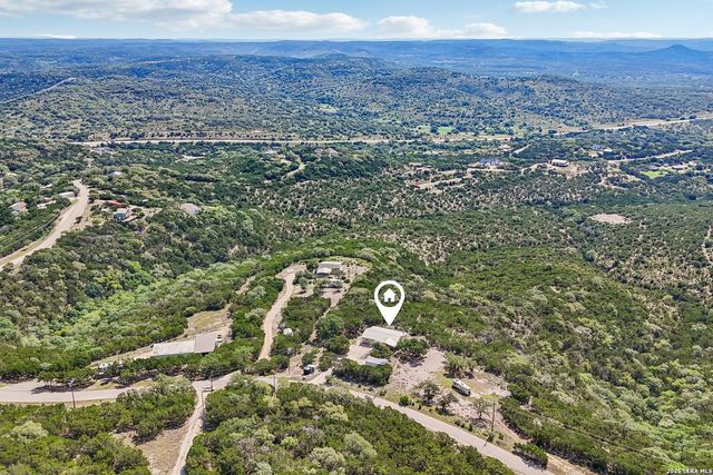235 MOUNTAIN CREEK RD, Pipe Creek, TX 78063