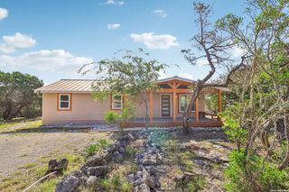235 MOUNTAIN CREEK RD, Pipe Creek, TX 78063