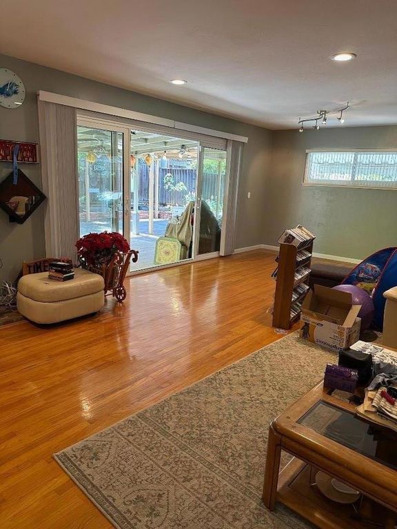 1014 W Homestead Road, Sunnyvale, CA 94087