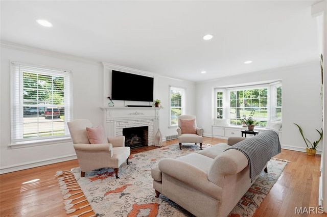 895 Brookside Drive, St Louis, MO 63122