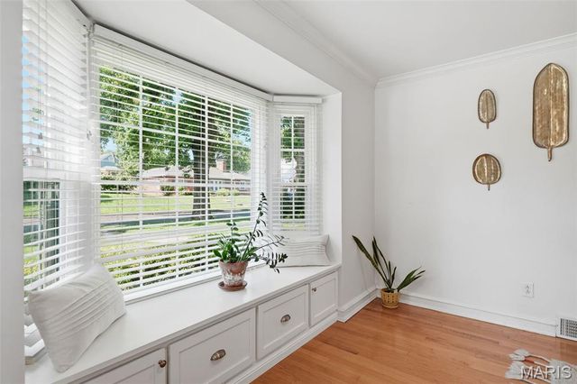 895 Brookside Drive, St Louis, MO 63122