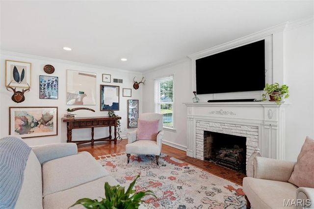 895 Brookside Drive, St Louis, MO 63122