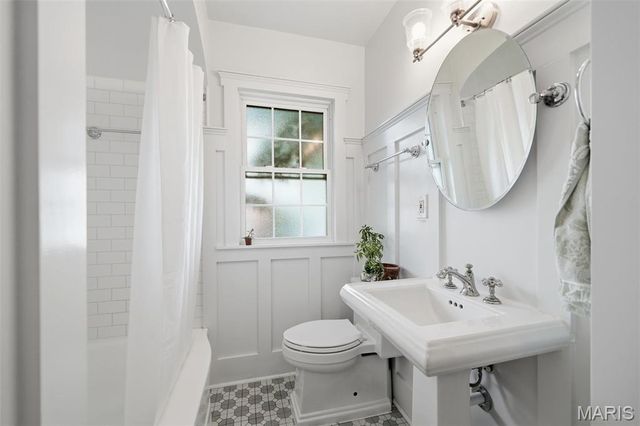 895 Brookside Drive, St Louis, MO 63122