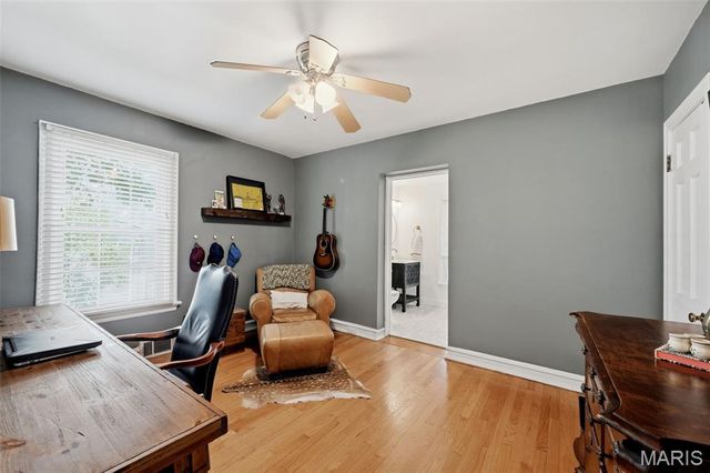 895 Brookside Drive, St Louis, MO 63122