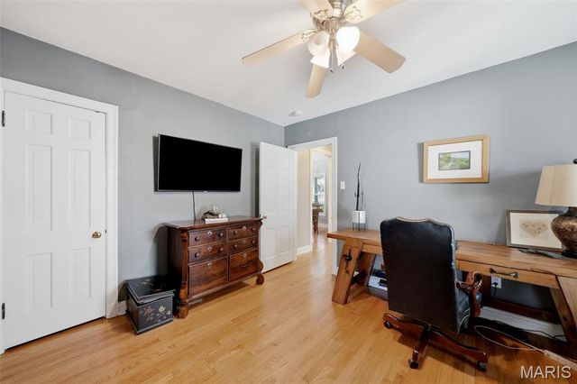 895 Brookside Drive, St Louis, MO 63122