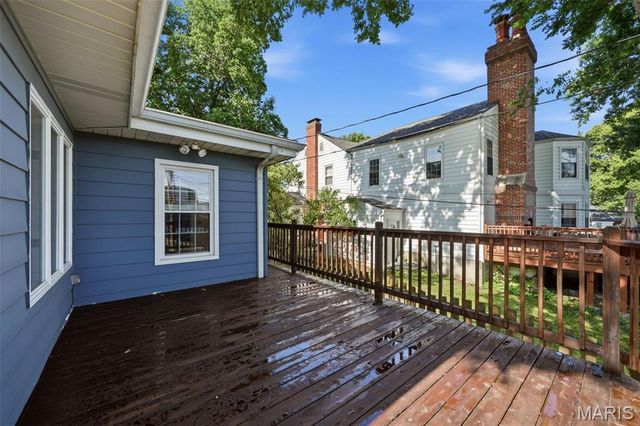 895 Brookside Drive, St Louis, MO 63122